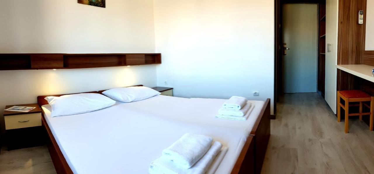Hotel Oceanus Deny Pag Town Exterior foto