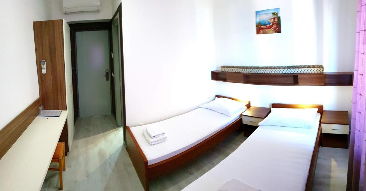 Hotel Oceanus Deny Pag Town Exterior foto