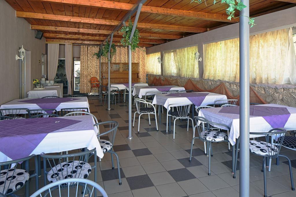 Hotel Oceanus Deny Pag Town Exterior foto
