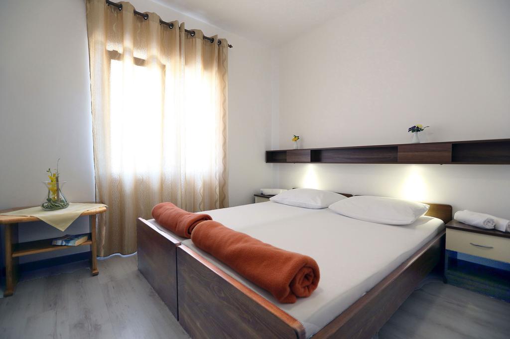 Hotel Oceanus Deny Pag Town Exterior foto
