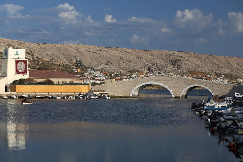 Hotel Oceanus Deny Pag Town Exterior foto