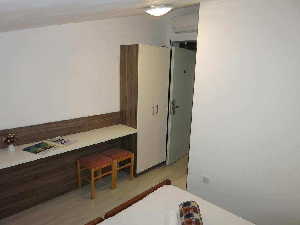 Hotel Oceanus Deny Pag Town Exterior foto