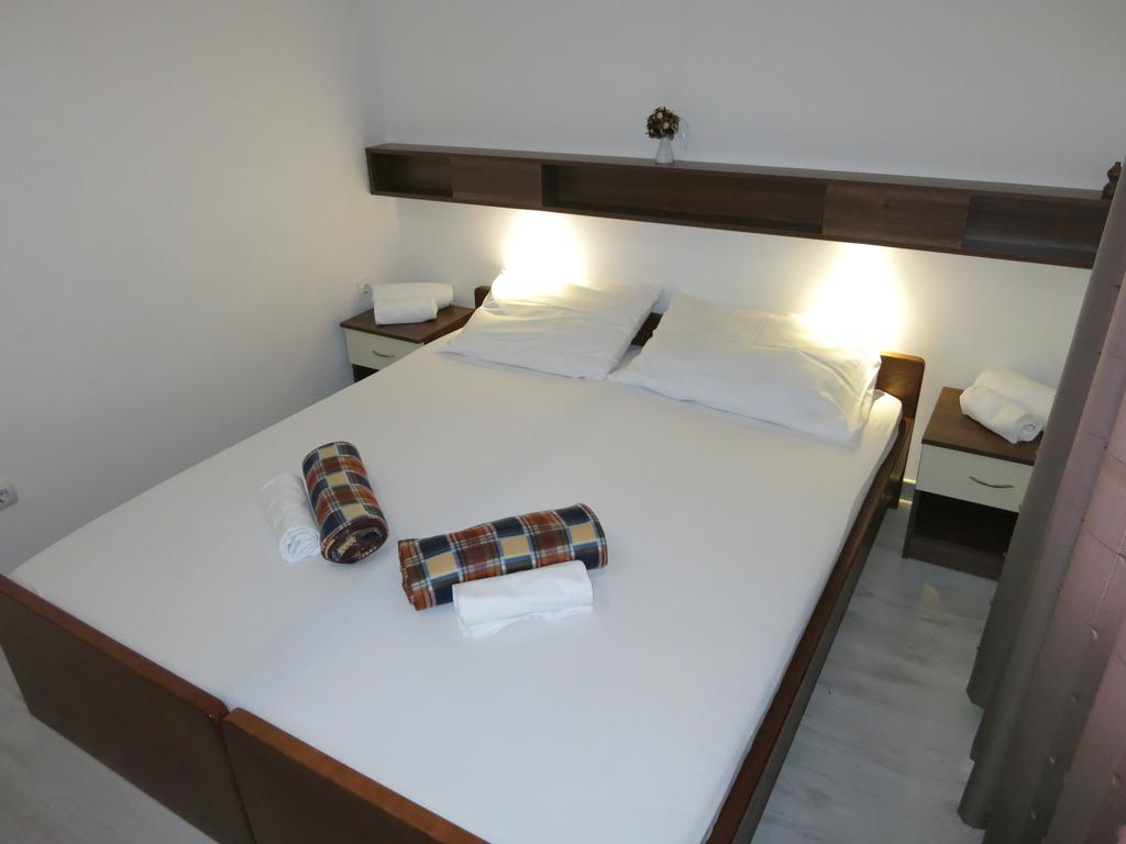 Hotel Oceanus Deny Pag Town Exterior foto