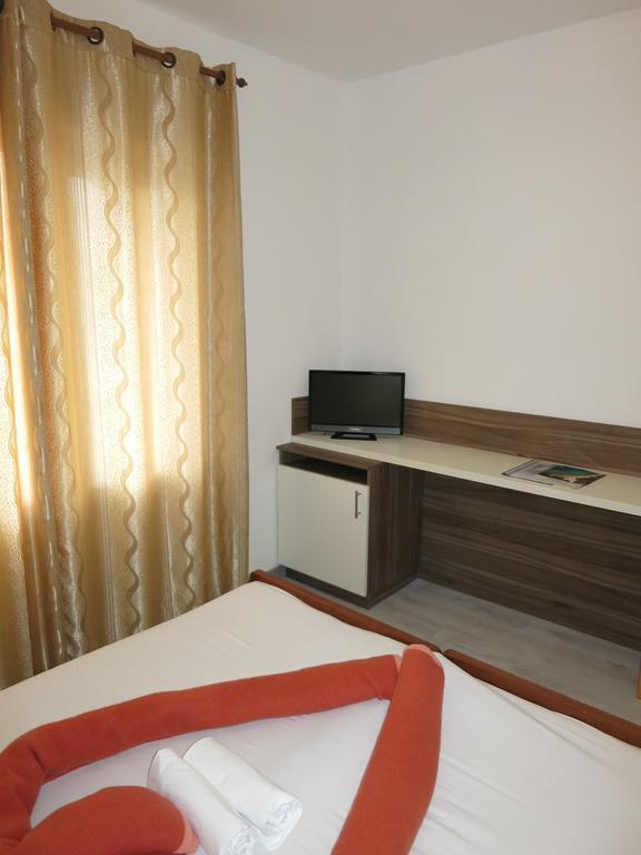 Hotel Oceanus Deny Pag Town Exterior foto