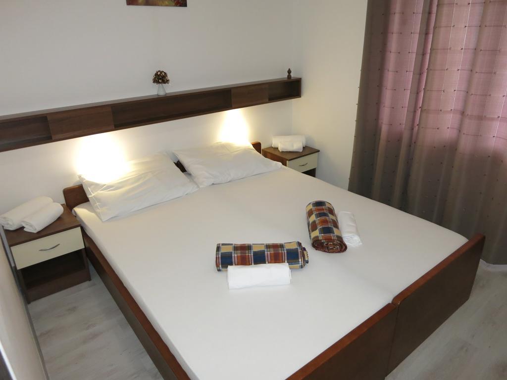Hotel Oceanus Deny Pag Town Exterior foto